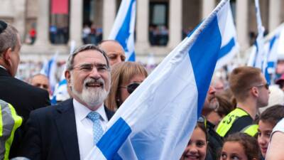 Rabbi Sacks at the 'Closer to Israel' rally in Trafalgar Square
