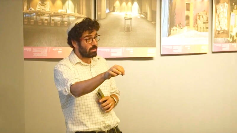 Rav Aviad Sanders treaching