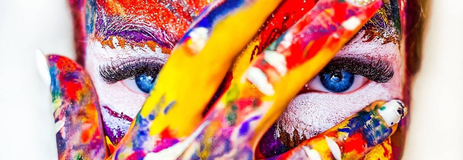 face paint disguise hide hiding costume 1536x1024 1