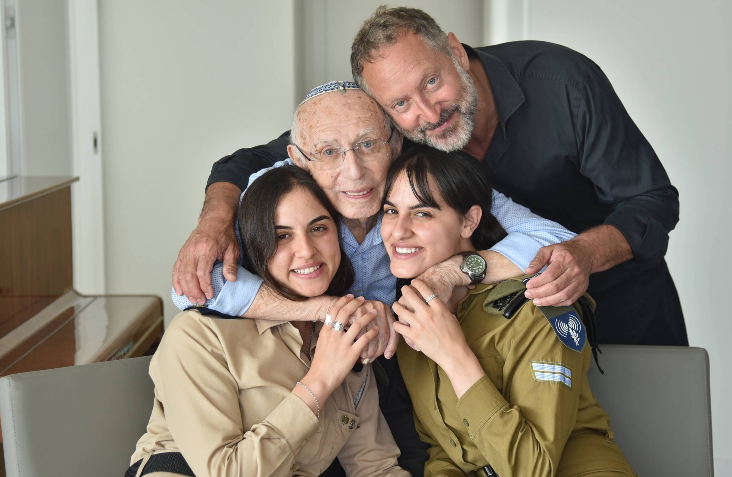 ervin birnbaum son and twin granddaughters in IDF uniform scaled