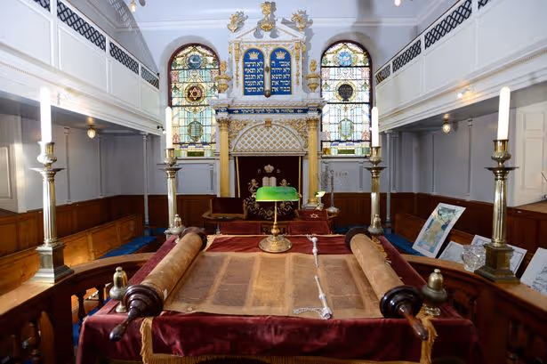 plymouth synagogue shul bimah