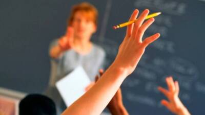 Teacher e1406621559963 1536x1028 1