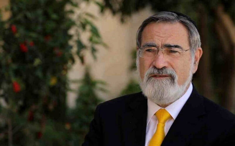 Rabbi Sacks outside portrait 1024x640 1 1